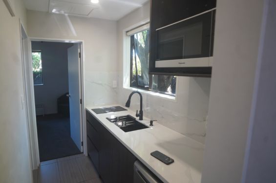 1-Bedroom Executive Unit kitchen